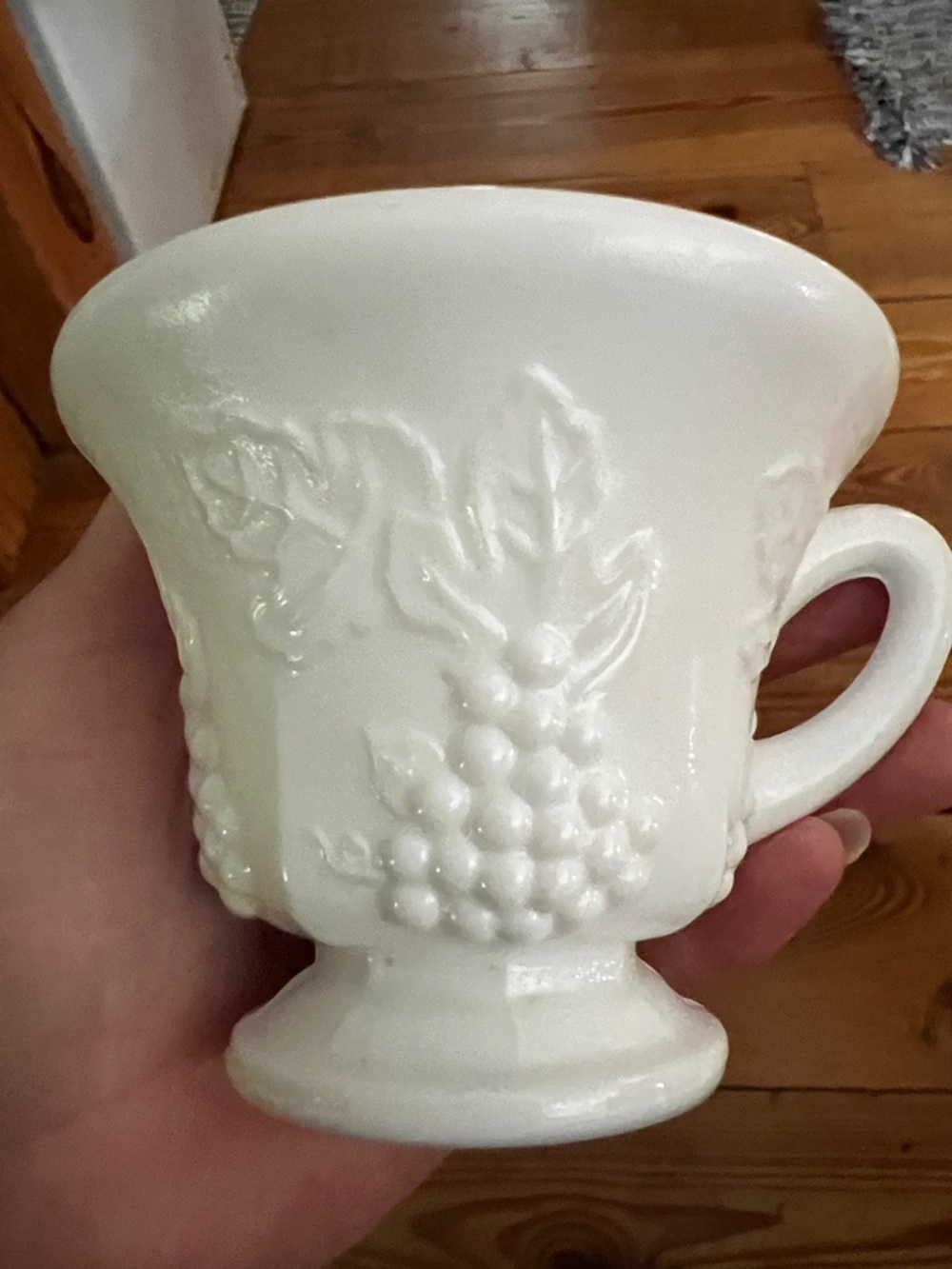 Vintage Indiana Colony Harvest Milk Glass Tea Punch Cups Pedestal Set Of 4